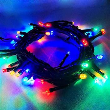【摩達客】50燈LED燈串聖誕燈 （四彩色光/綠線）（附控制器跳機）高亮度又省電