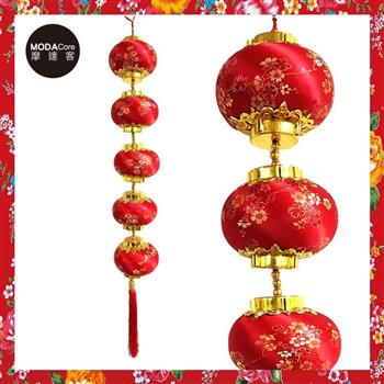 【摩達客】農曆新年春節◉梅花綢緞布中型燈籠 5連串開運吊飾