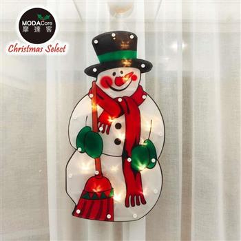 摩達客-聖誕彩繪PVC片造型吊飾 ( 電池燈＋吸盤 ) 可愛雪人款