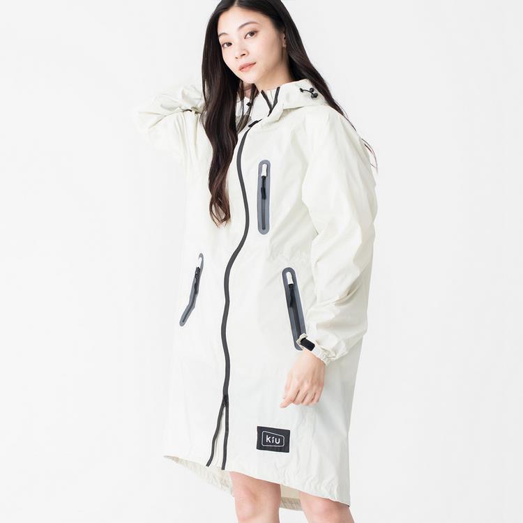 日本KIU 116908 白色 空氣感雨衣/時尚防水風衣 附收納袋（男女適用）